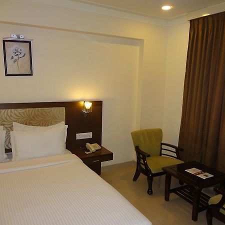 ויסאקפאטנם Hotel Budhil Park מראה חיצוני תמונה