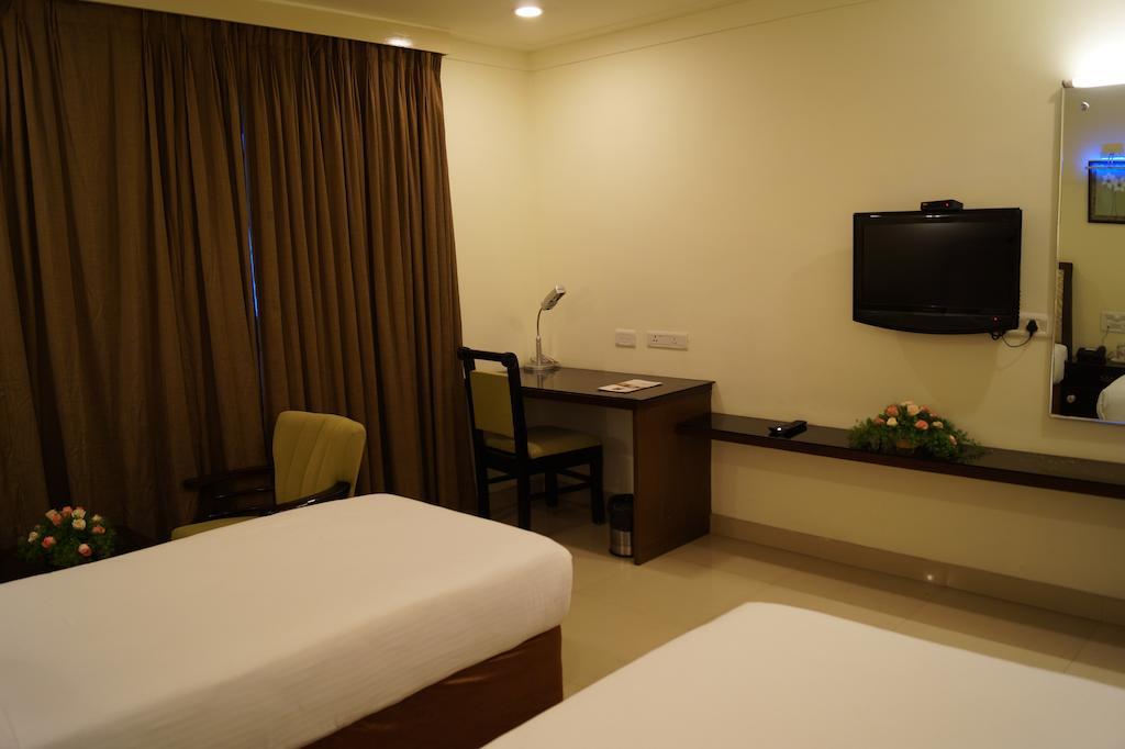 ויסאקפאטנם Hotel Budhil Park מראה חיצוני תמונה