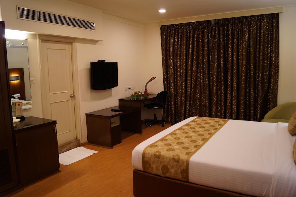 ויסאקפאטנם Hotel Budhil Park מראה חיצוני תמונה