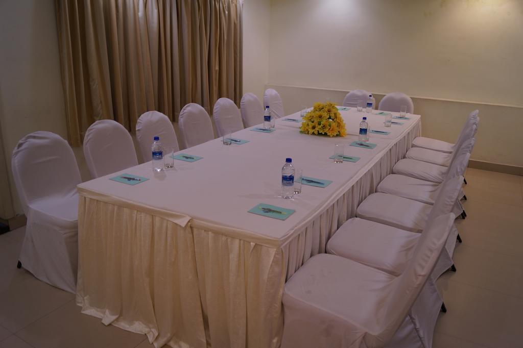 ויסאקפאטנם Hotel Budhil Park מראה חיצוני תמונה