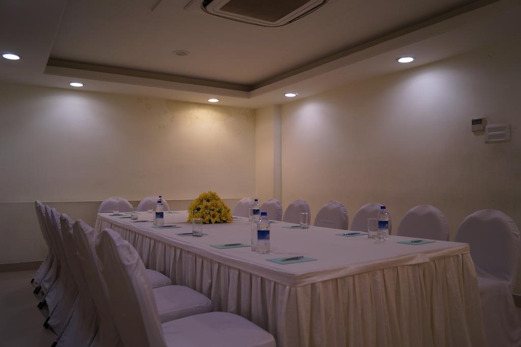 ויסאקפאטנם Hotel Budhil Park מראה חיצוני תמונה