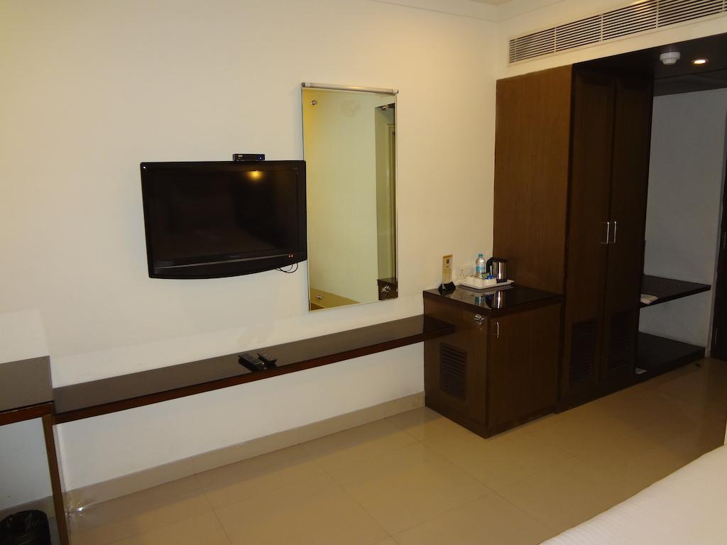 ויסאקפאטנם Hotel Budhil Park מראה חיצוני תמונה