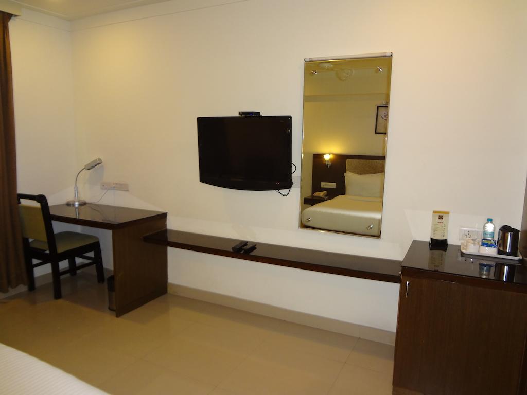 ויסאקפאטנם Hotel Budhil Park מראה חיצוני תמונה