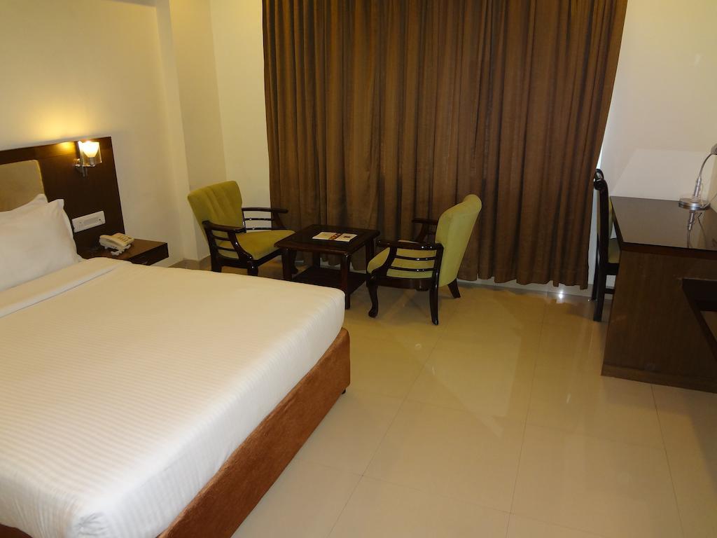 ויסאקפאטנם Hotel Budhil Park מראה חיצוני תמונה