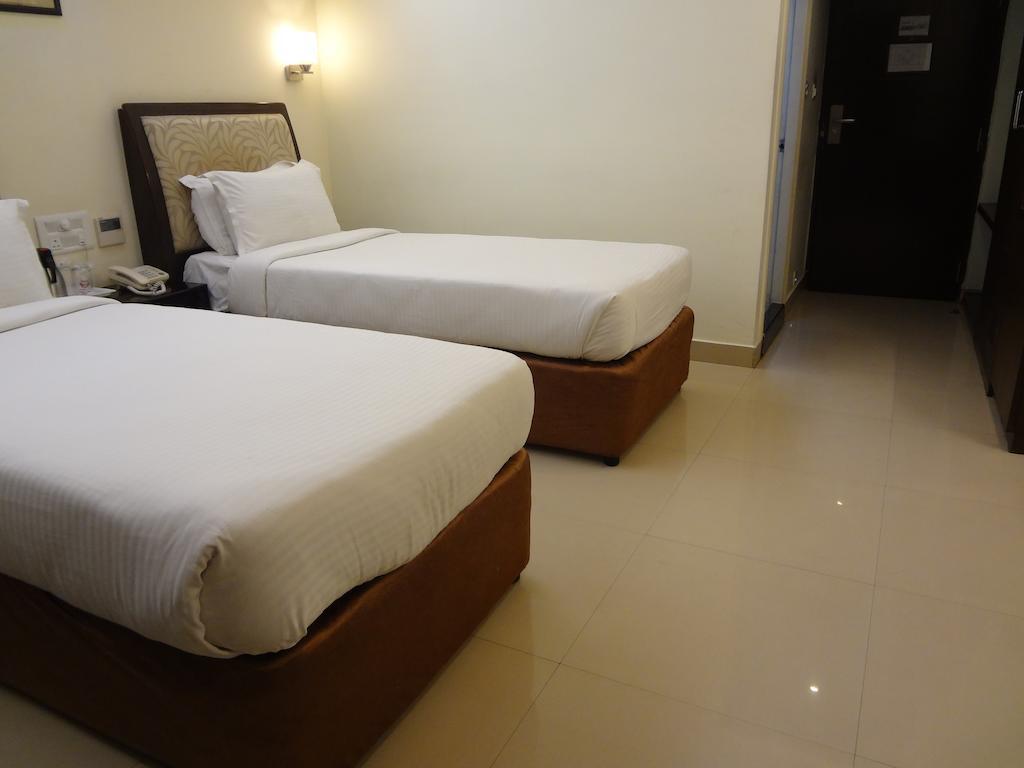 ויסאקפאטנם Hotel Budhil Park מראה חיצוני תמונה