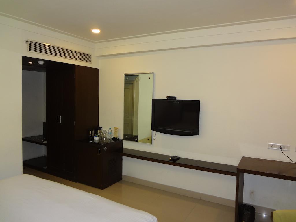 ויסאקפאטנם Hotel Budhil Park מראה חיצוני תמונה