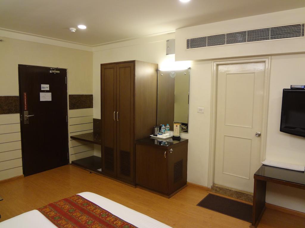 ויסאקפאטנם Hotel Budhil Park מראה חיצוני תמונה